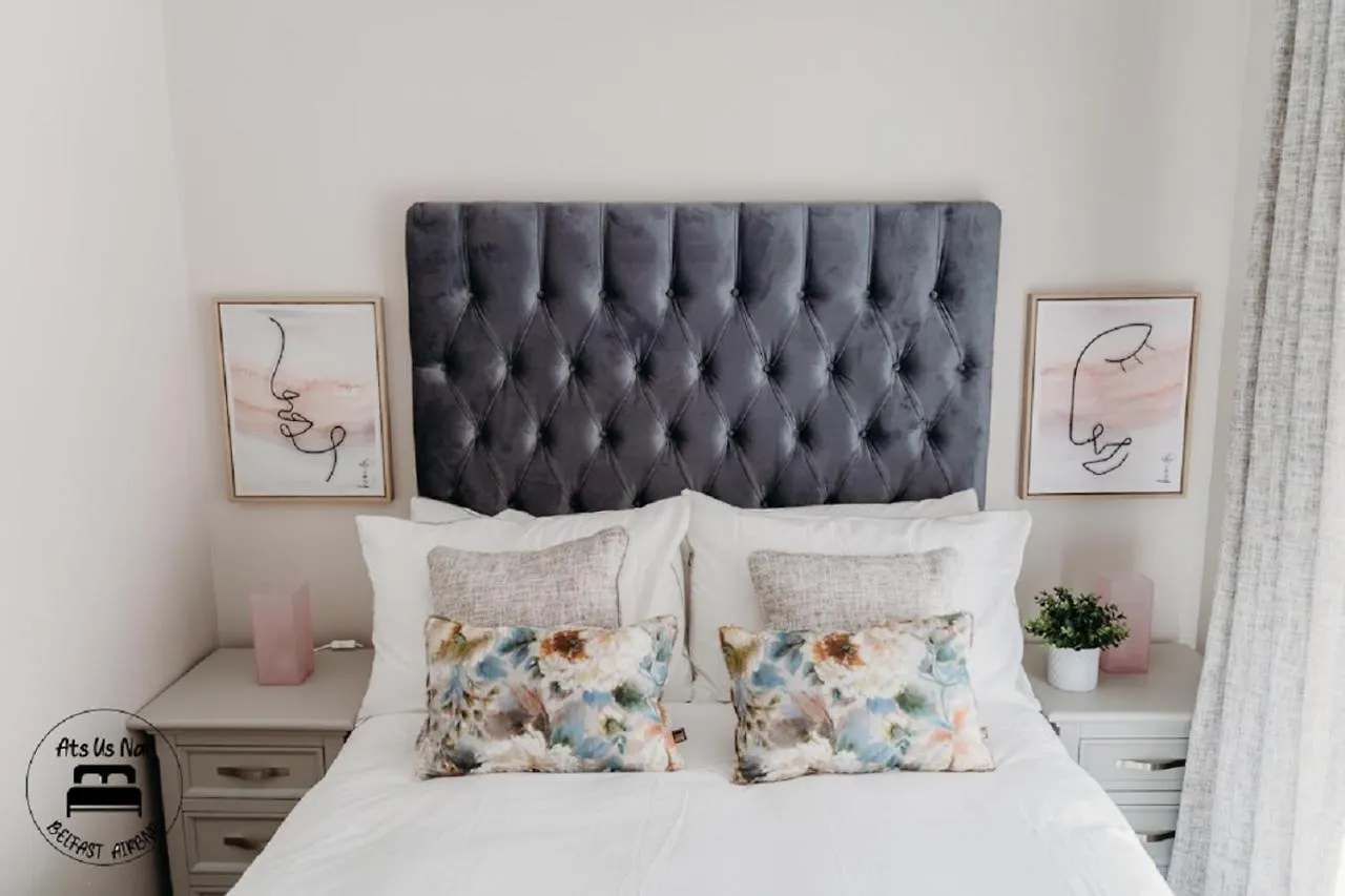 Stylish Belfast City Centre 2 Bedroom Apt Free Parking Apartment