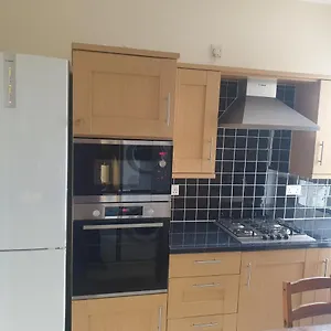  Apartment London Luxury 5 Min Walk From Station, With Free Parking Free Wifi United Kingdom